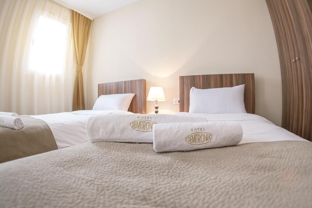 Hotel Semitronix Peje Eksteriør bilde